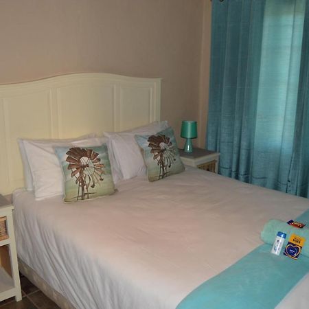 Esmarline Lodge Brits Ngoại thất bức ảnh