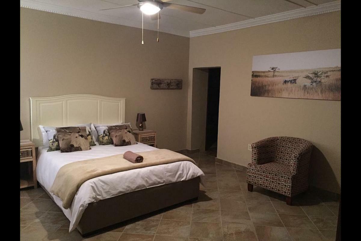 Esmarline Lodge Brits Ngoại thất bức ảnh
