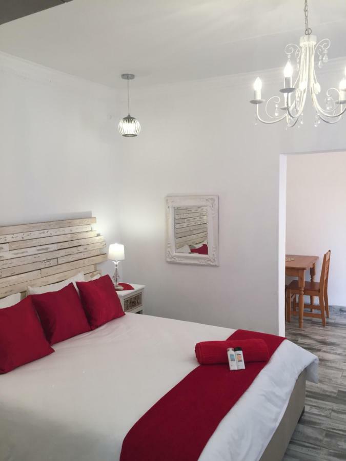 Esmarline Lodge Brits Ngoại thất bức ảnh