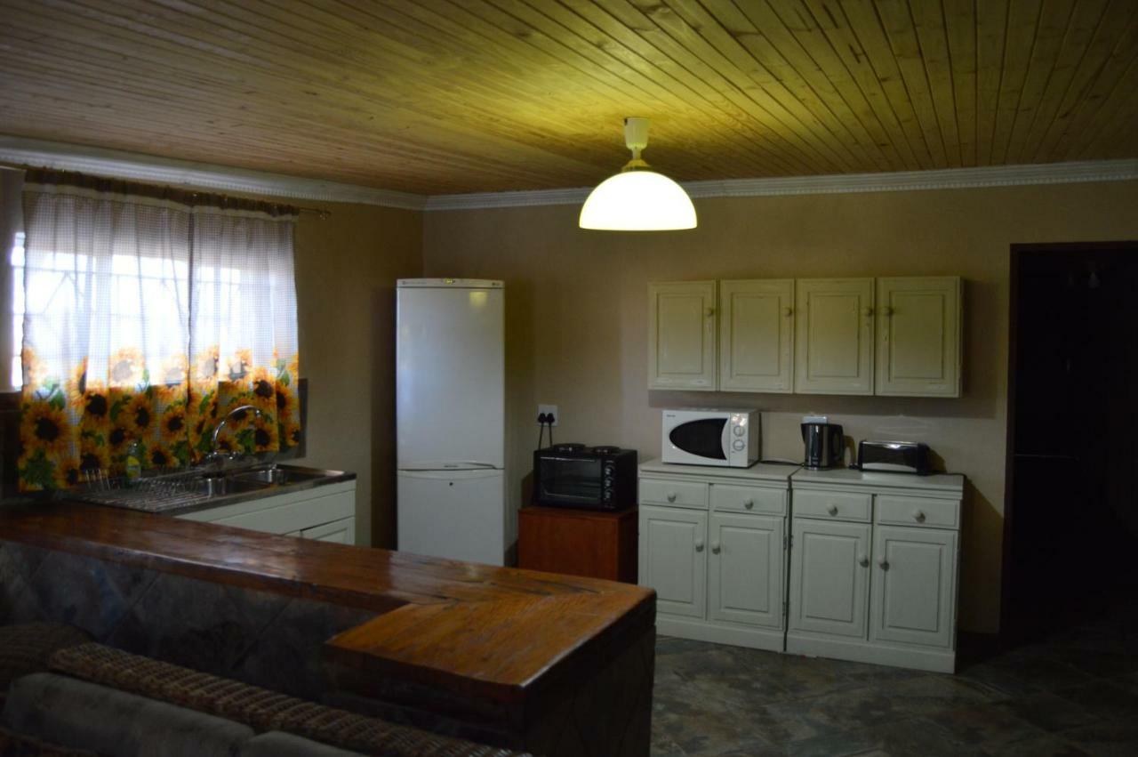 Esmarline Lodge Brits Ngoại thất bức ảnh