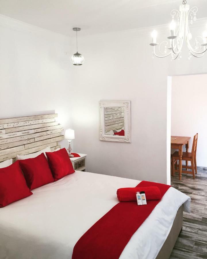 Esmarline Lodge Brits Ngoại thất bức ảnh
