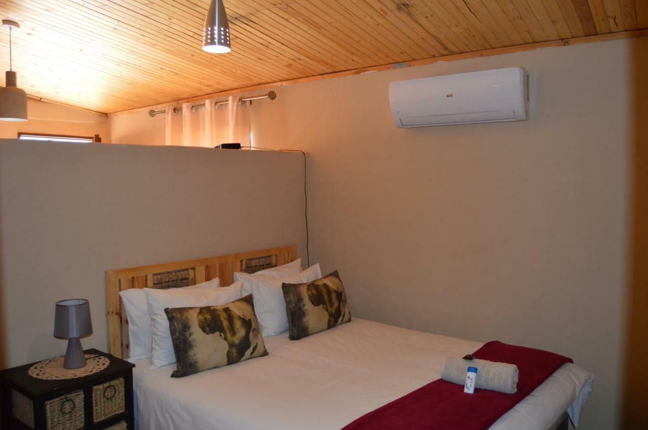 Esmarline Lodge Brits Ngoại thất bức ảnh